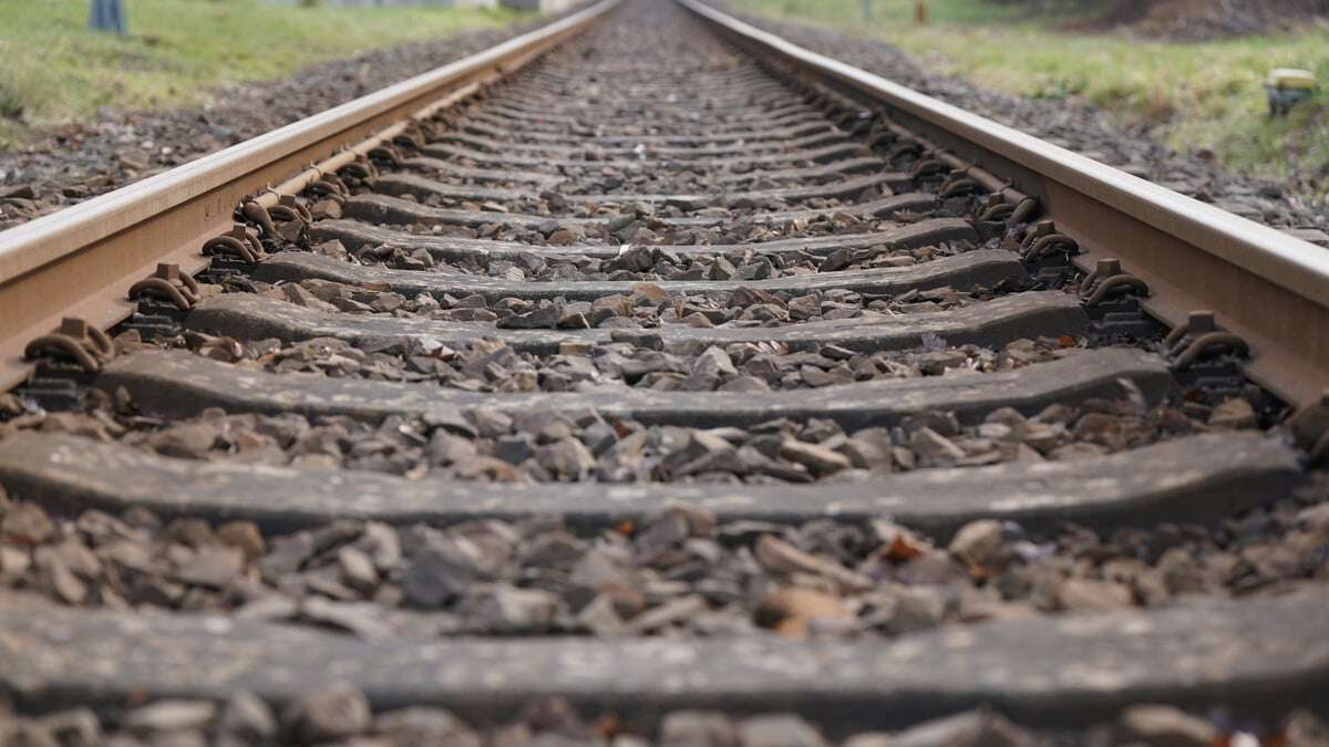 Bahnbetriebsunfall bei Oberschöna: Strecke Dresden – Werdau gesperrt