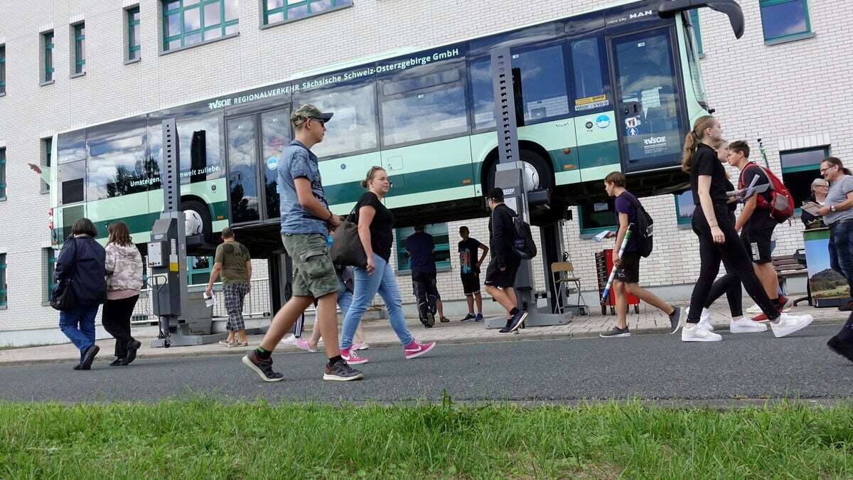 Pendelbus bringt Besucher zum 