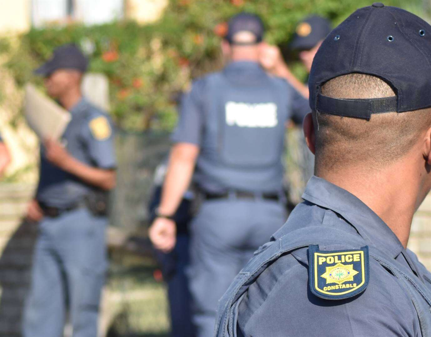 Oos-Kaapse polisie vra ondersoek ná dubbelmoord en polisieman se selfdood