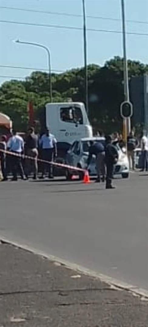 Vermeende bendeleier dood in motor in Athlone gevind ná skietery