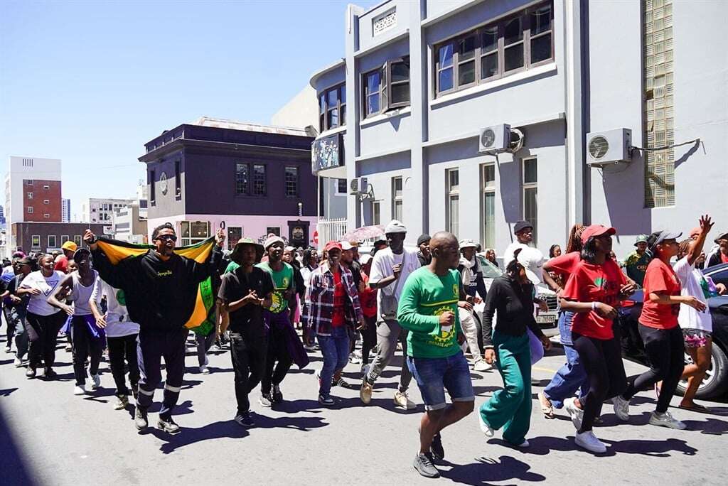 WATCH | Public Order Police, CPUT students clash amid accommodation crisis