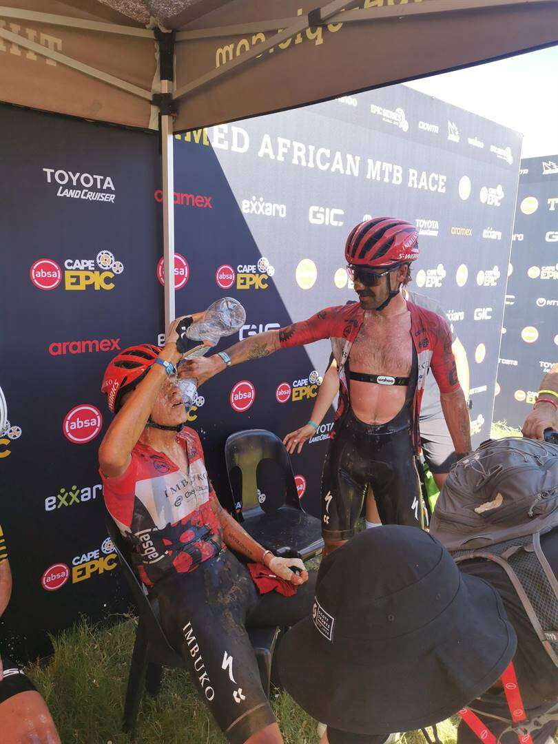 Joubert, Nortjé laat SA vlag trots wapper in 3de skof van Cape Epic