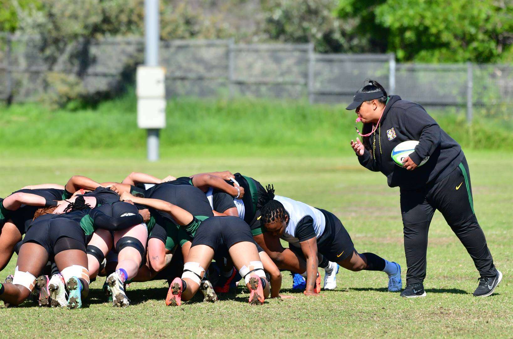 Bok-vroue neem blaadjie uit Springbokke se ‘skrumboek’