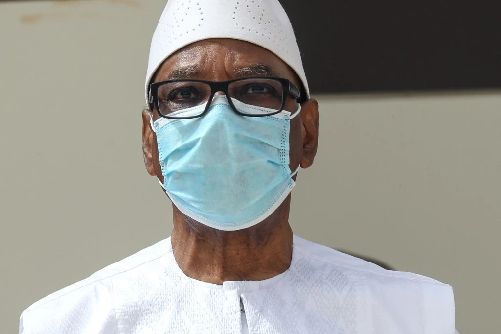 Ousted Mali president returns to country