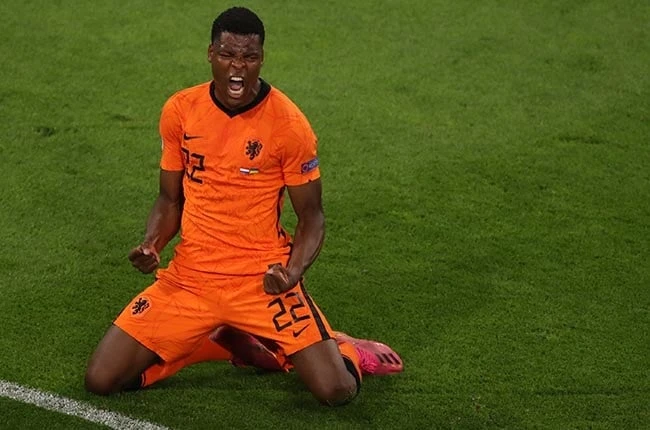 Dumfries gives Dutch dramatic win over Ukraine on return to big time