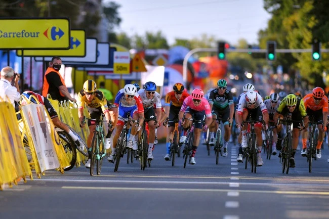 Groenewegen to make return from ban at Giro d'Italia