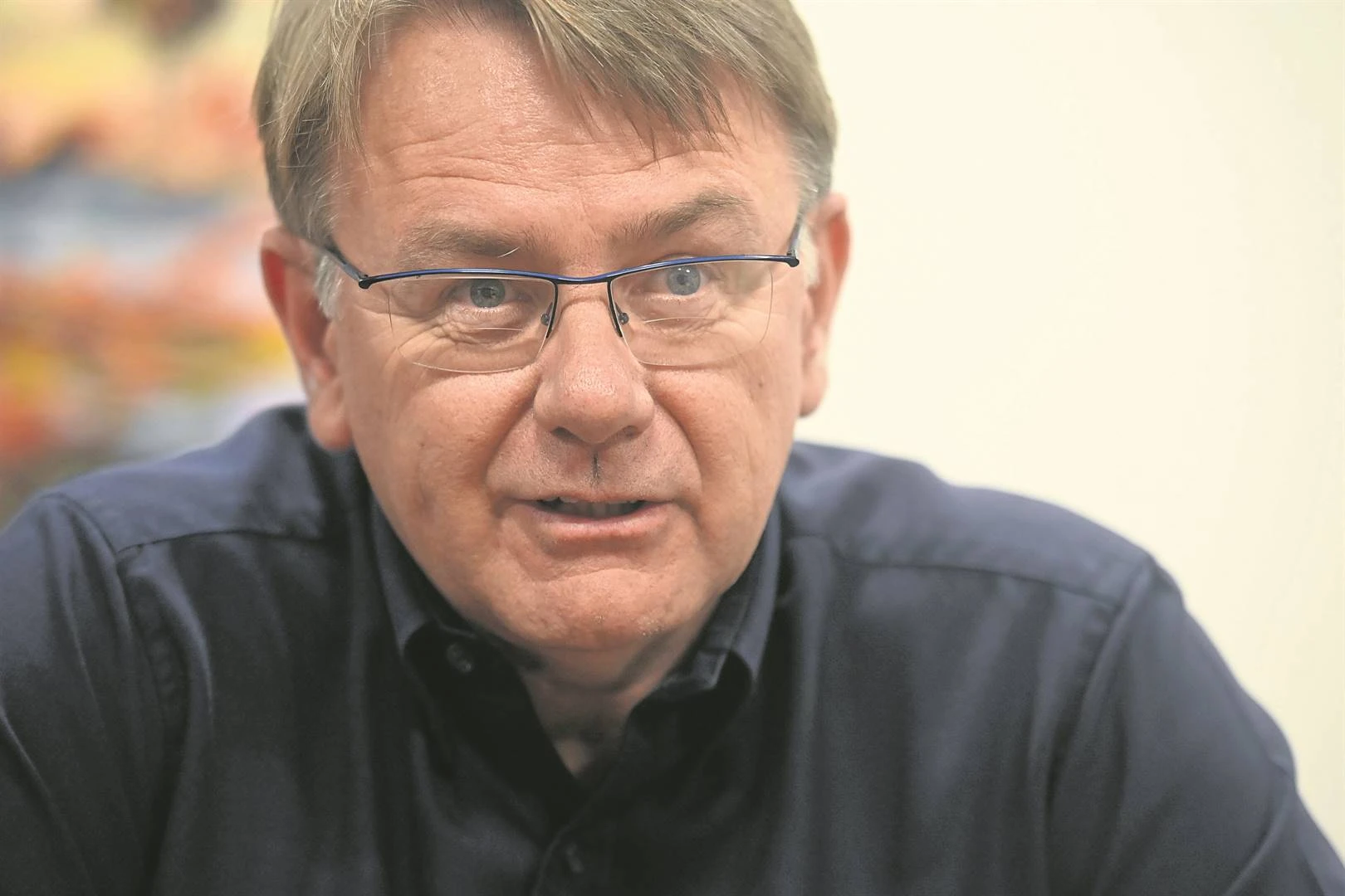 Pretoria FM sê Okosa bedreig weer sy uitsaairegte