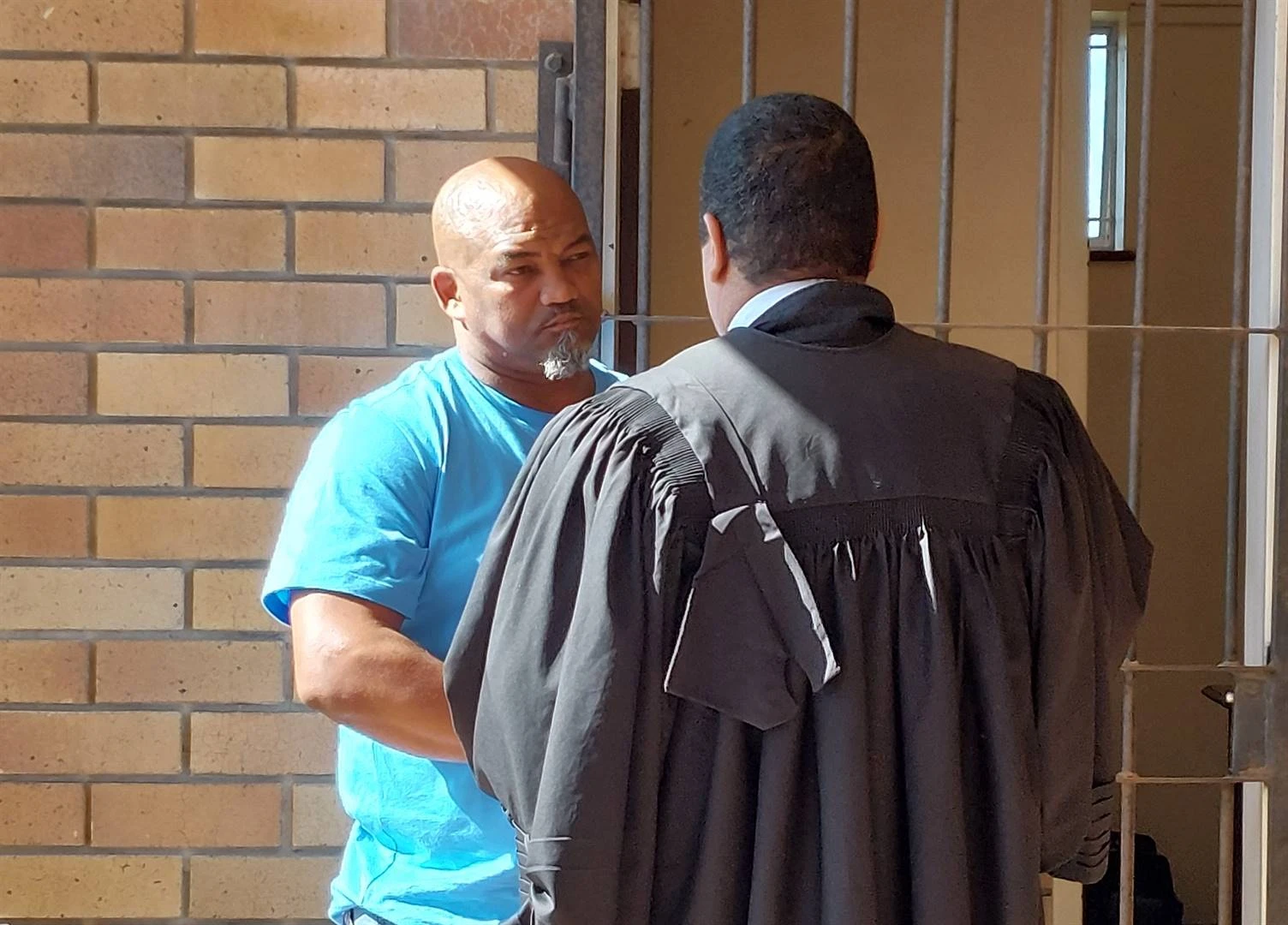 Raadslid voel steeds onveilig nadat hy aanval in Jeffreysbaai oorleef