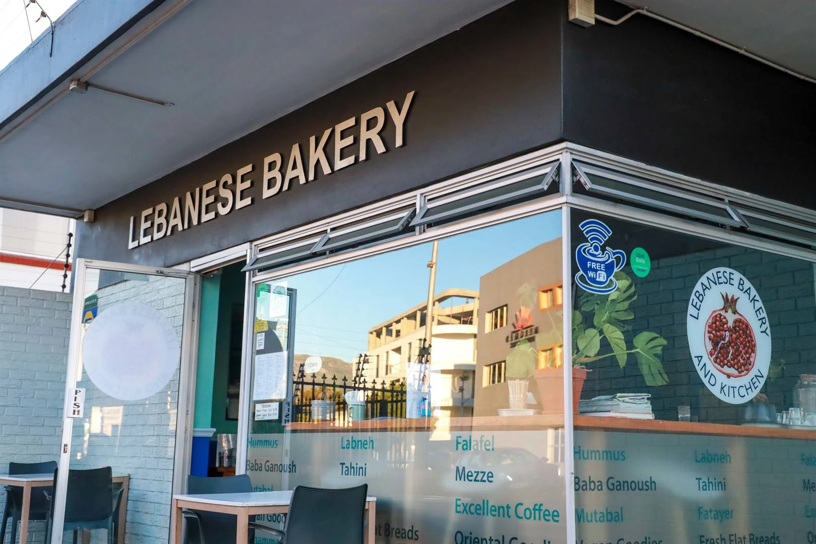 ‘Lesbiese bakkery’-blaps lei tot groot vermaak