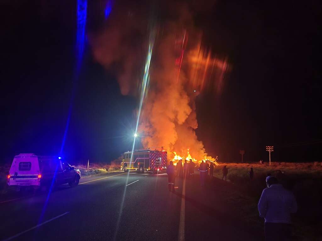 N1 highway closed near Touwsrivier, after truck accident leaves two dead