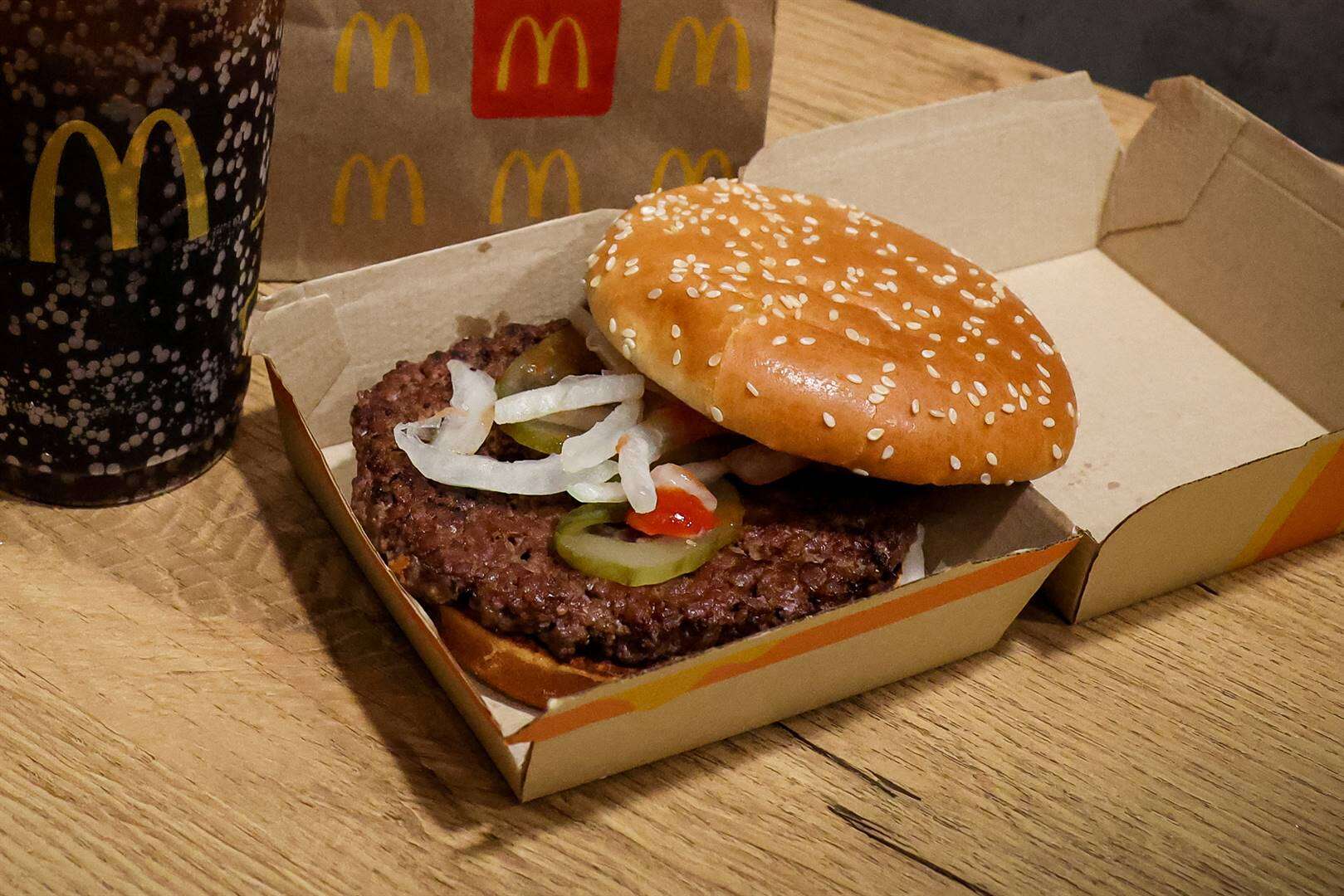 Hamburgers nou sonder uie in sekere dele van VSA ná ‘E. coli’-uitbreking