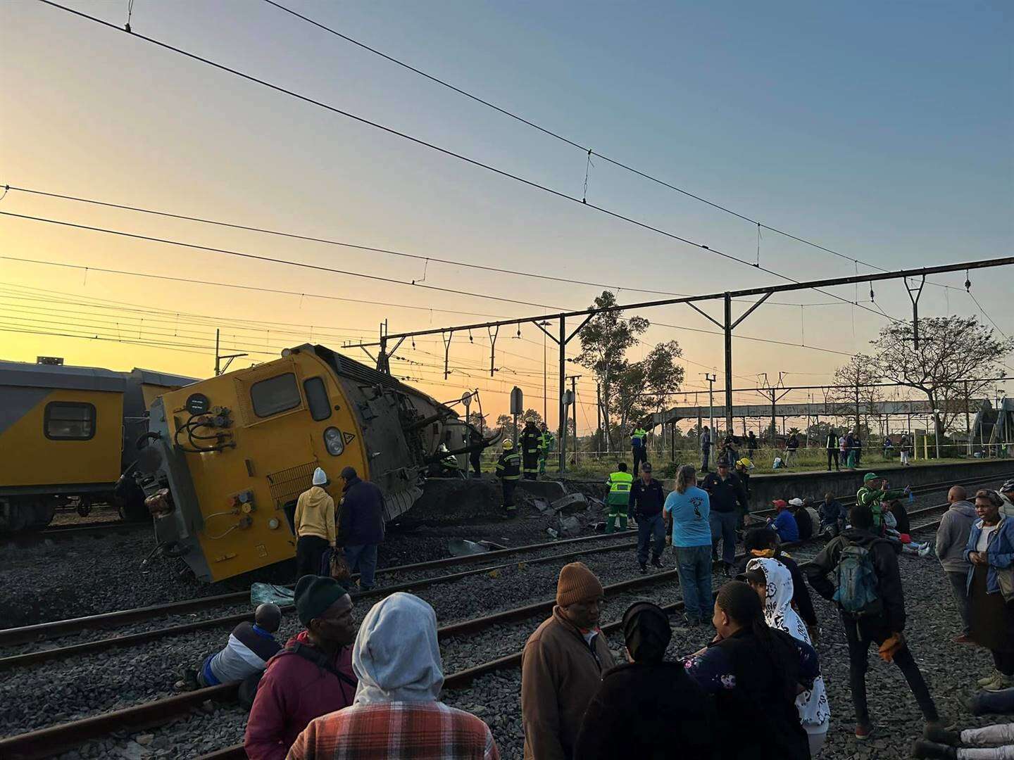 ‘ ’n Harde slag’ en toe lê trein op sy sy, vertel ooggetuie in Paarl