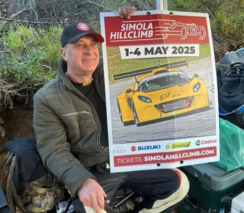 Huldeblyke stroom in ná ervare renjaer se dood in Simola-heuwelren