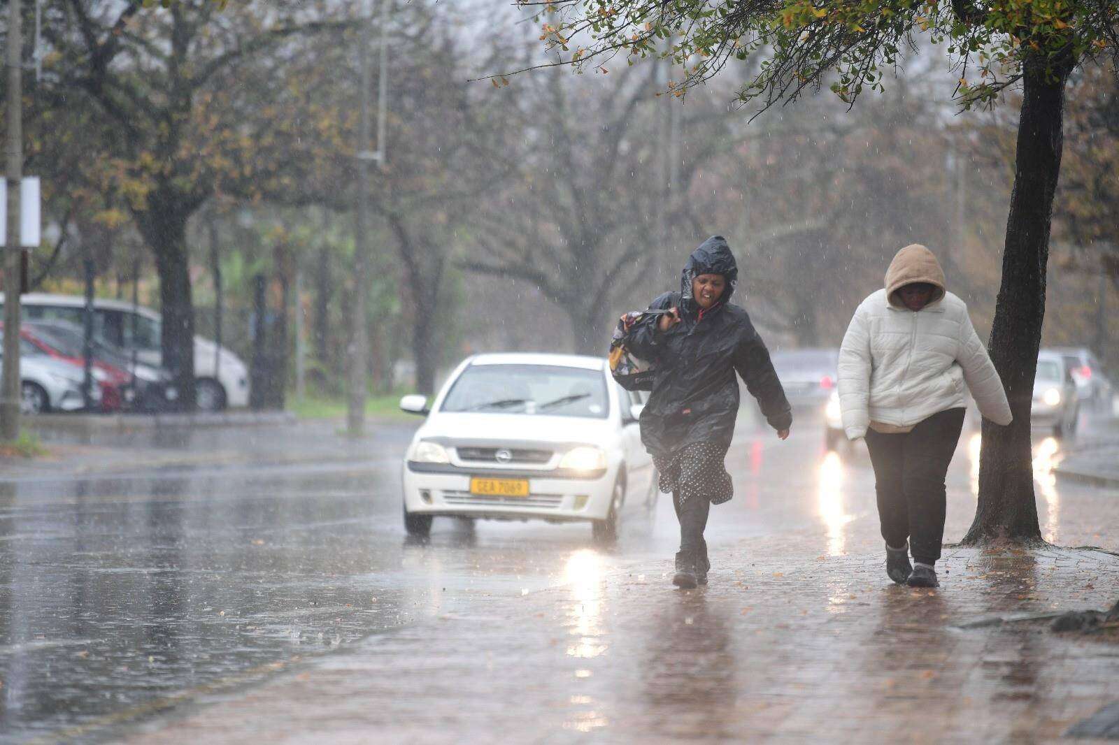 KYK | Wes-Kaap steier onder stormskade, nóg koue op pad