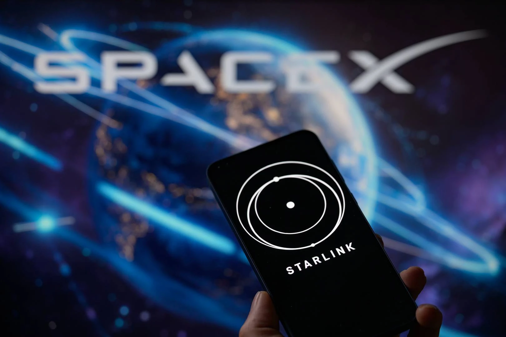 Musk se Starlink nie teen SEB, maar wel teen hoë hekkie vir eienaarskap