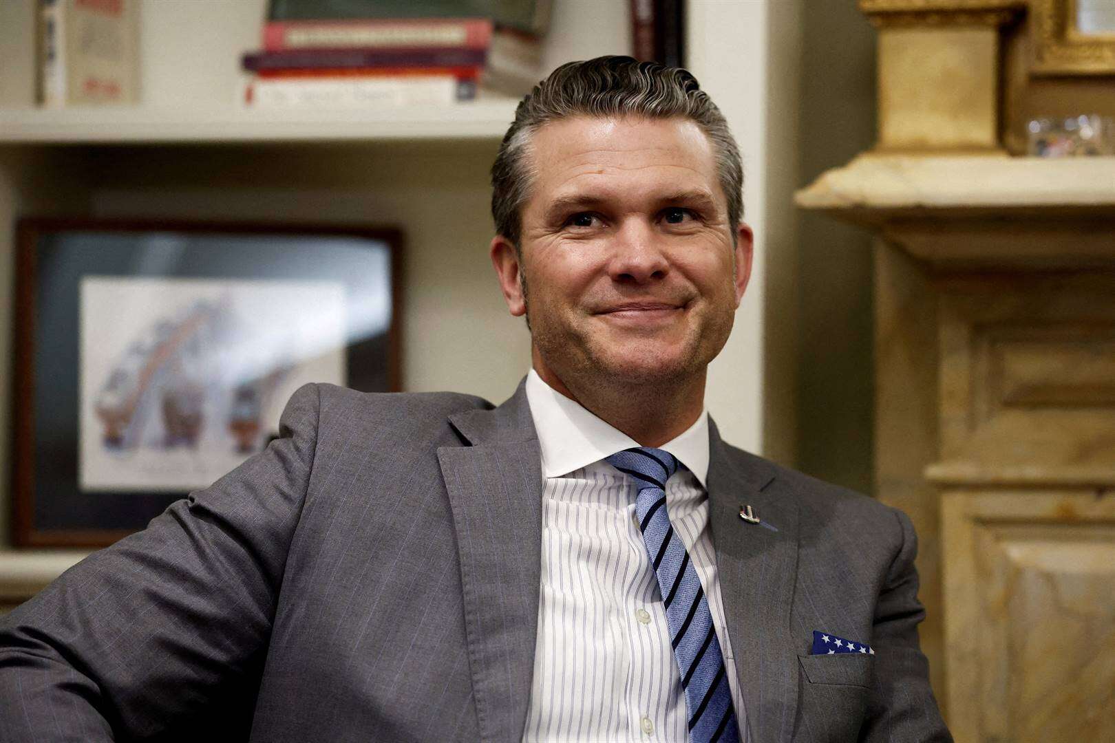 Voormalige Fox News-aanbieder Pete Hegseth as Pentagon-hoof bevestig