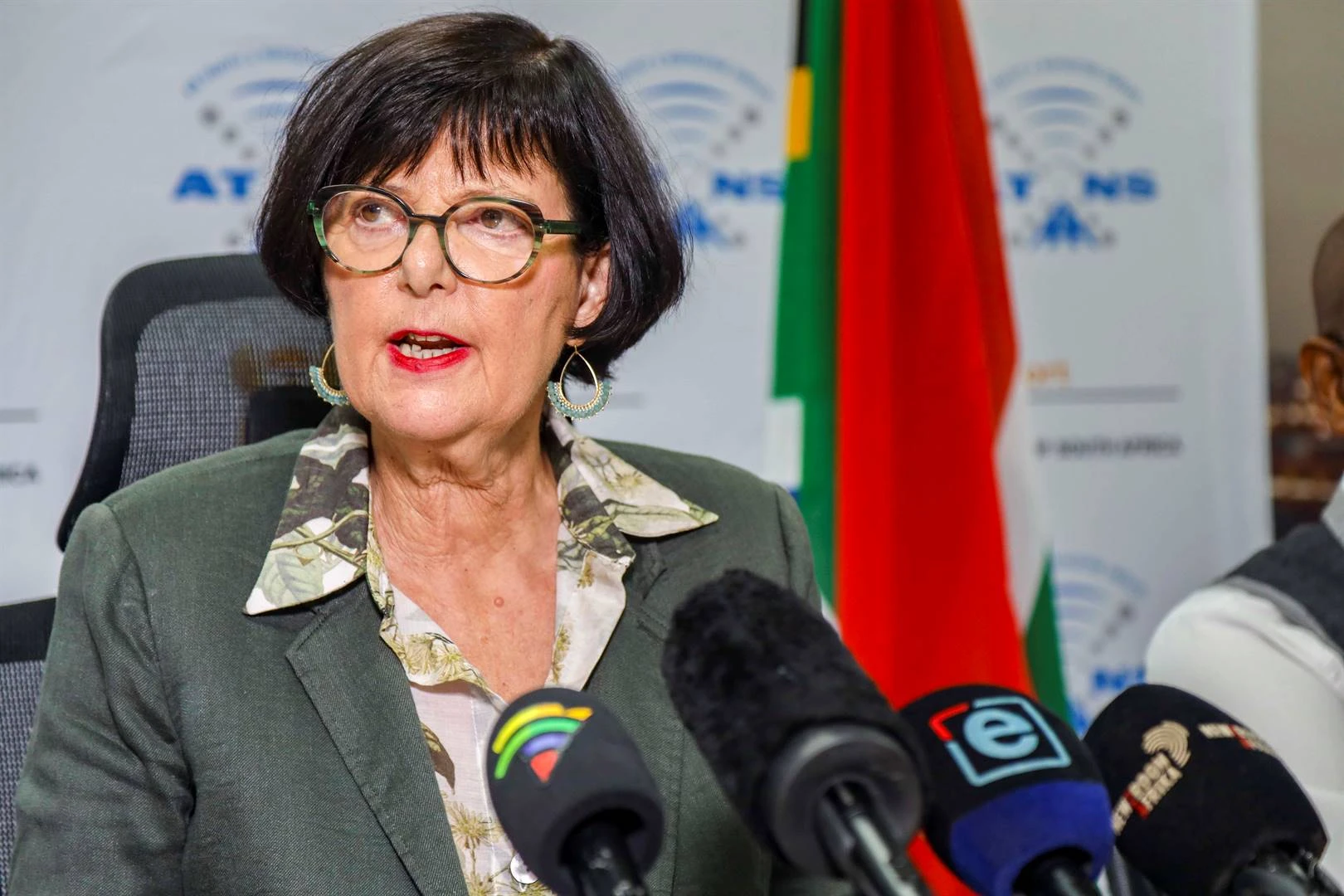 ATNS werf personeel aktief oor die wêreld heen – Creecy