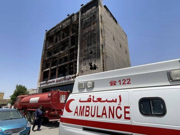 69 sterf toe winkelsentrum in Irak brand