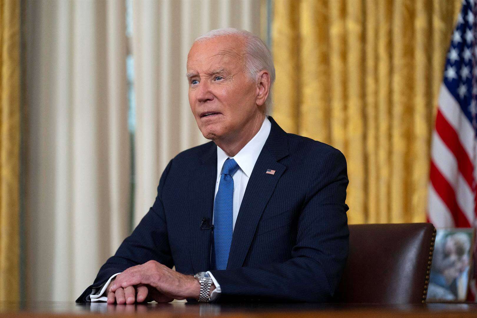 KYK | Biden ‘oorhandig fakkel om Amerikaanse demokrasie te beskerm’