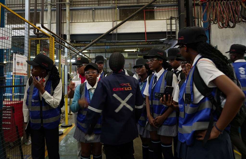 WATCH | Each one, teach one: Pupils get a glimpse into Prasa's nerve centre