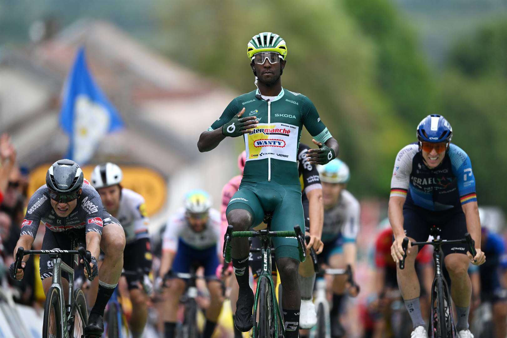 Girmay kraai wéér koning in Tour de France