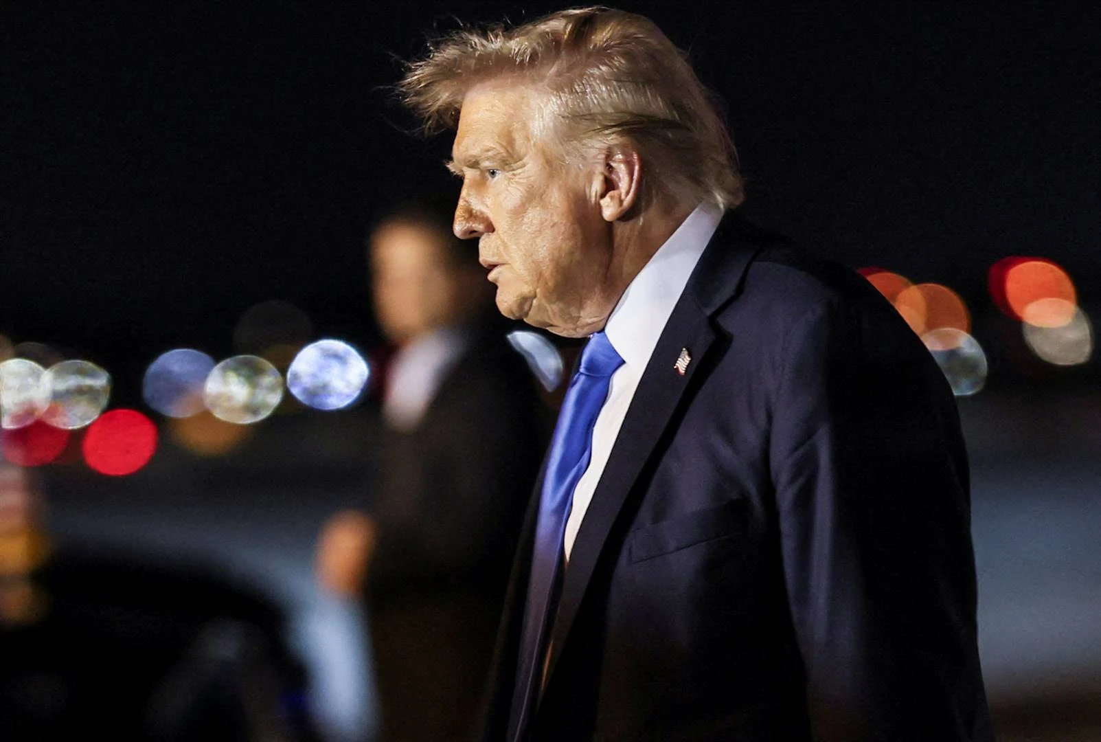 Trump ‘weet nie’ of hy gehoor aan grondwet moet gee