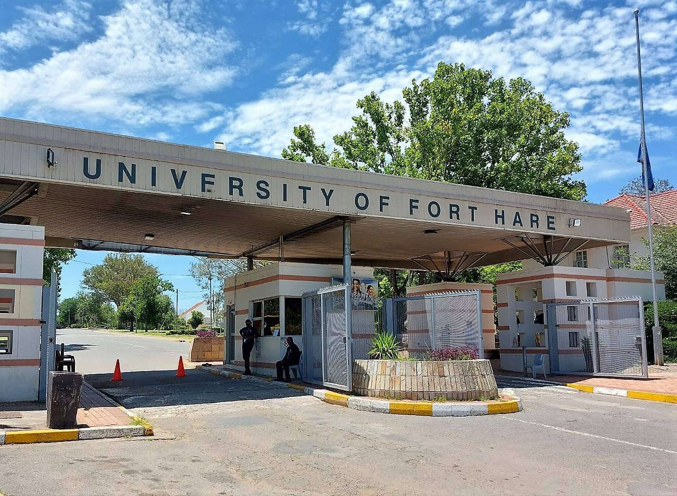 Fort Hare: Sertifikaat vir rampokkery uitstaande, borgtogvoorwaardes verslap