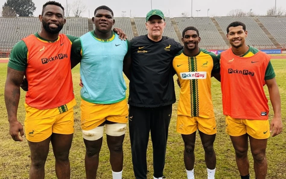 Rassie beïndruk met Junior Bokke by oefenkamp