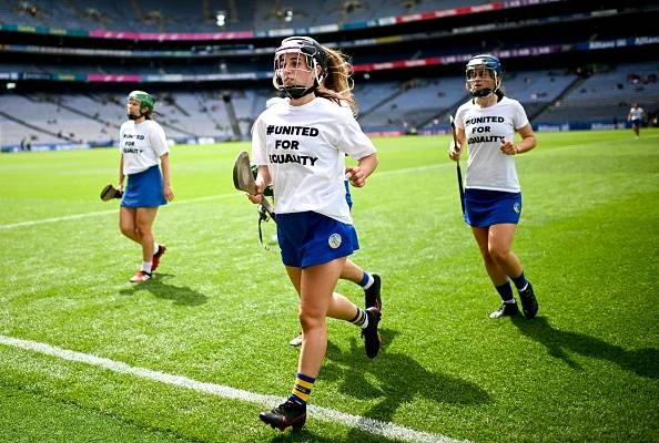 Eindstryd uitgestel omdat spelers nie kortbroeke mag dra