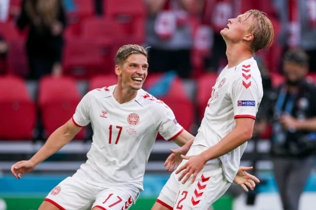 Dolberg stars as Denmark outclass Wales to reach Euro 2020 quarter-finals