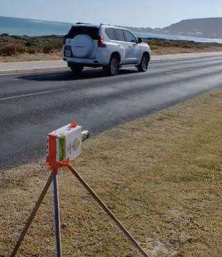 Fop-spoedkamera langs kuspad laat motoriste 2 keer kyk na spoednaald