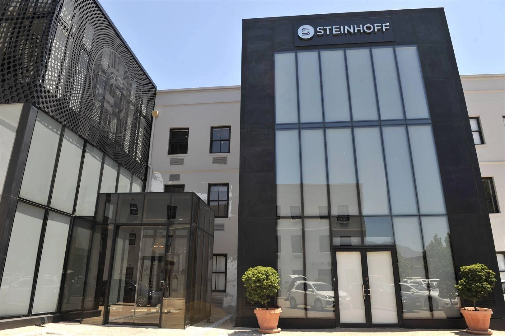 Reserwebank en Ibex skik ‘finaal’ vir R6,3 mjd. oor Steinhoff-bedrog