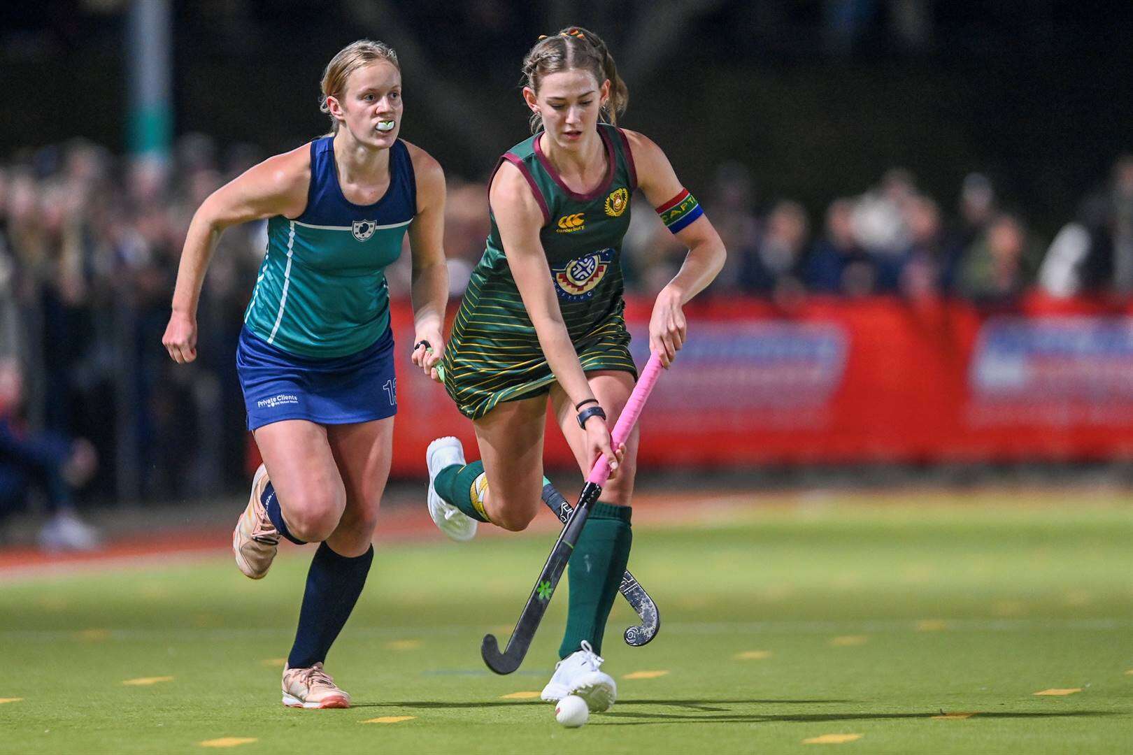 Gimmies se meisies bobaas in hokkie, maar netbal eindig gelykop