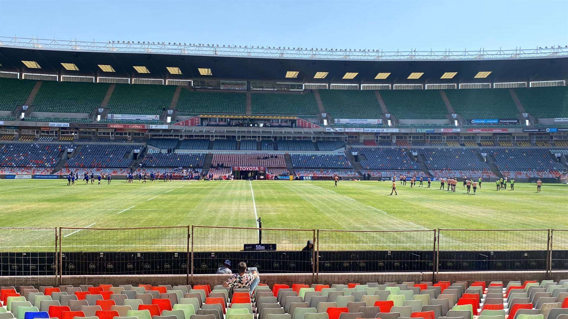 Heinings om veld vir spelers en ondersteuners se veiligheid