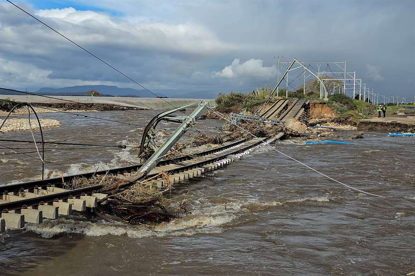 Stormweer in W-Kaap nie verby, groot skade aan infrastruktuur