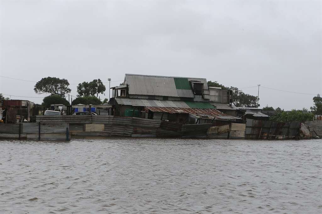 'It's been mayhem': 1 dead, 15 000 displaced, 217 schools damaged as storm batters Western Cape