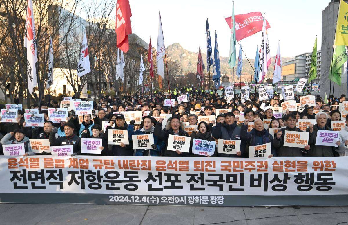 Yoon se kop geëis ná mislukte poging om krygswet in S-Korea in te stel