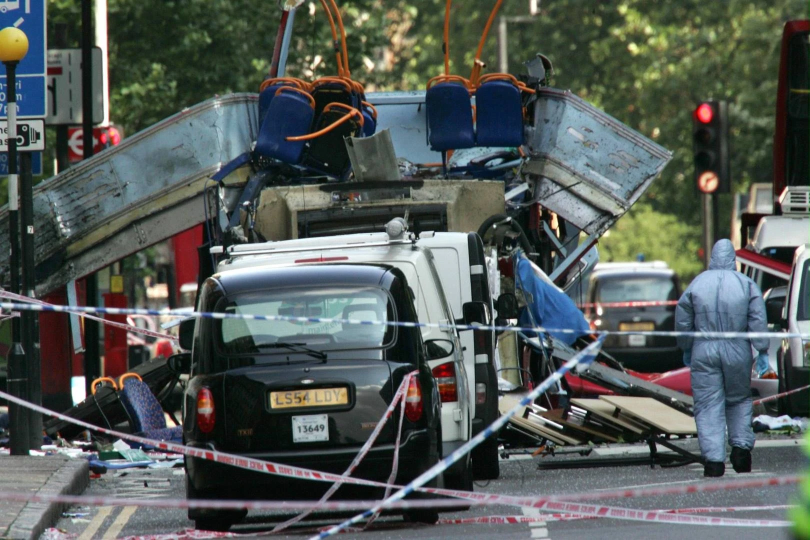 20 jaar ná die 7/7-aanvalle in Londen: ‘Sir Sarel, ons het ’n probleem’