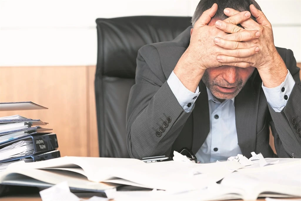Minder mense bedank, maar dis dalk omdat daar nie ander werk is