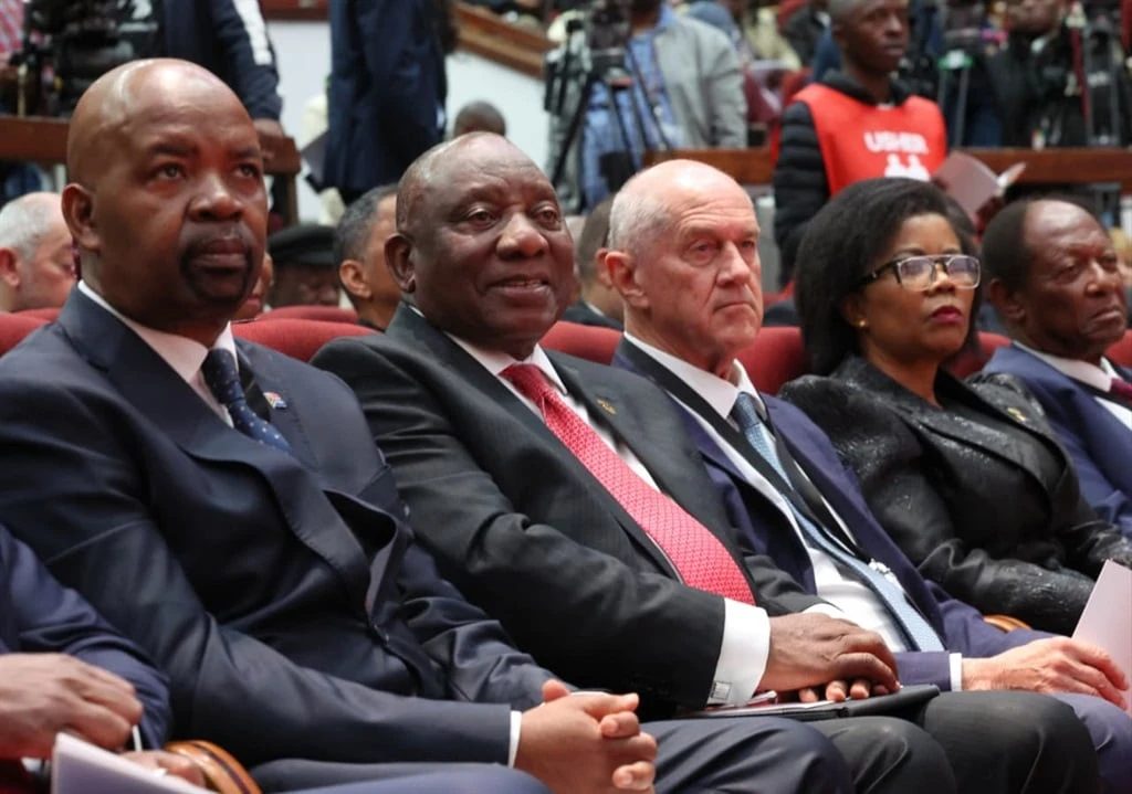 REGSTREEKS | Nasionale dialoog: Ramaphosa aan die woord