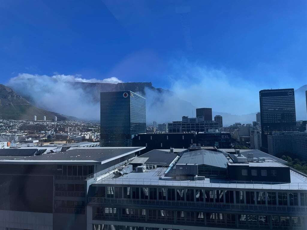 Cape Town firefighters battle two blazes in Table Mountain National Park amid strong winds