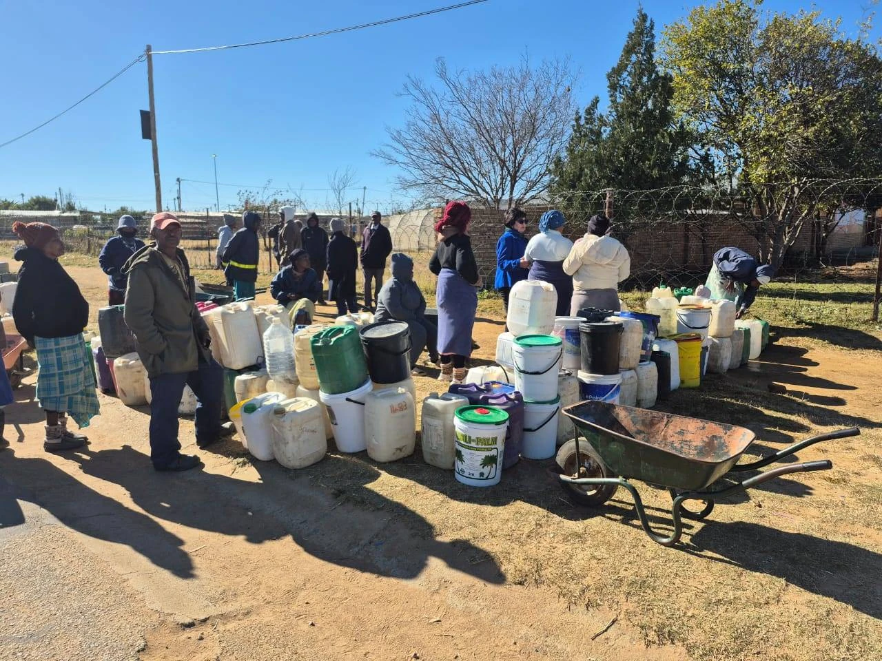 Delareyville al 16 dae sonder water met oproer wat dreig
