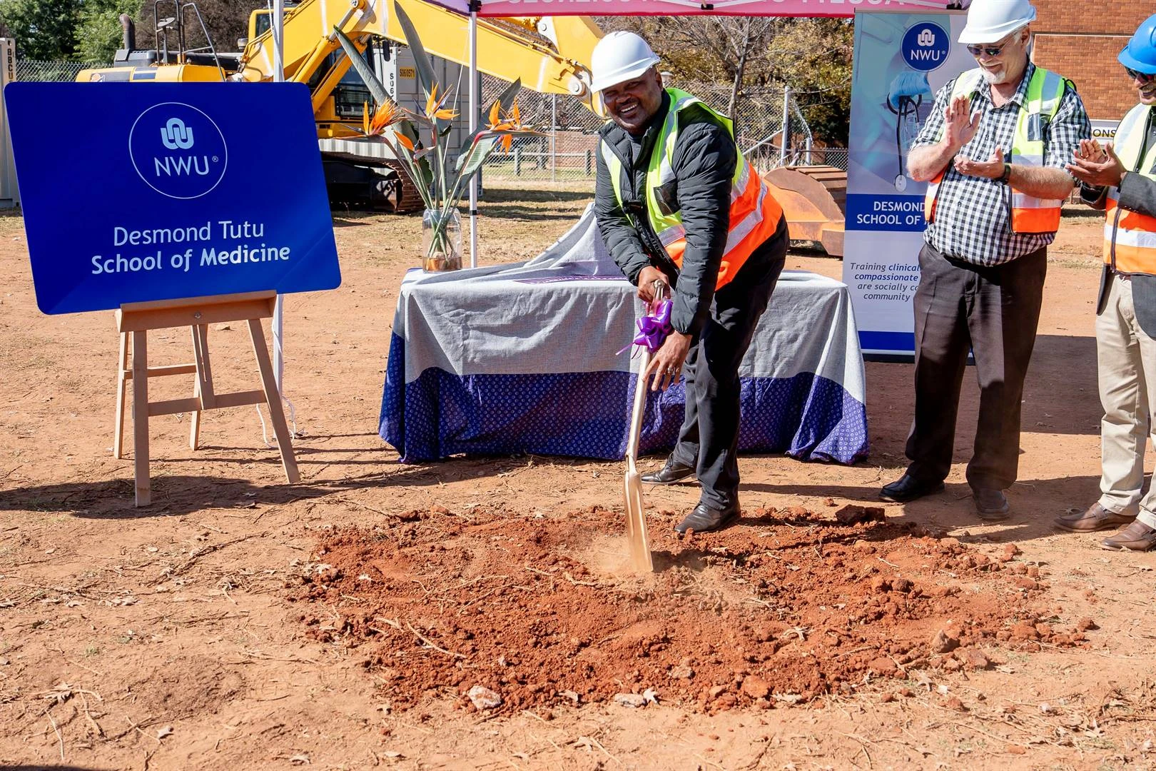 Sooi gespit vir mediese skool in Potch: ‘Geskiedenis vandag gemaak’