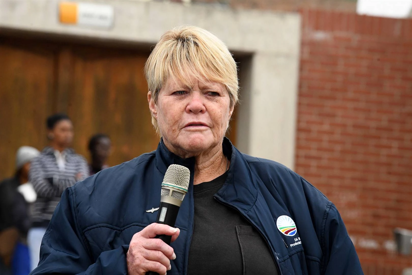 DA wil onthefde ampsdraers uit parlement, wetgewers hou