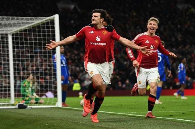 Manchester United strike late to stay alive in FA Cup after Leicester scare