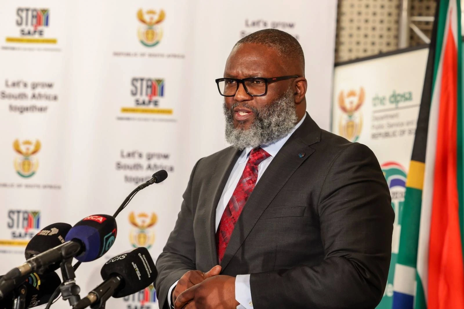 Regering ‘nie gekant’ teen vergoeding vir fluitjieblasers