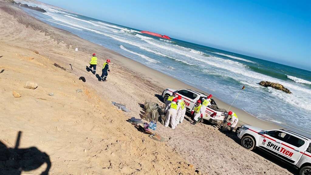 Massive West Coast oil spill mop-up under way after MV Ultra Galaxy breaks up into four pieces