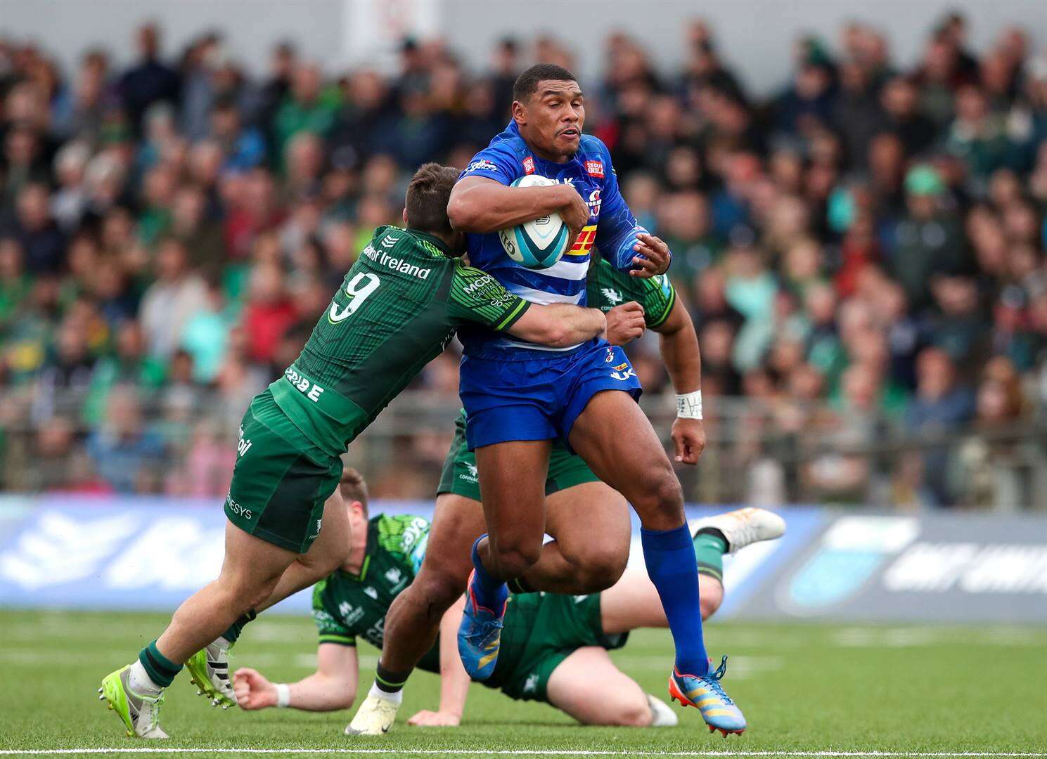 Willemse op vliegtuig saam met Stormers