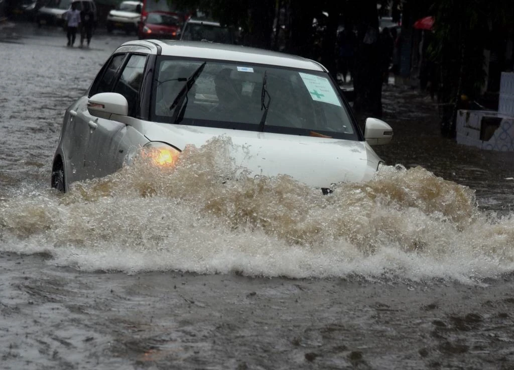 Floods kill 60 in India, damage crops