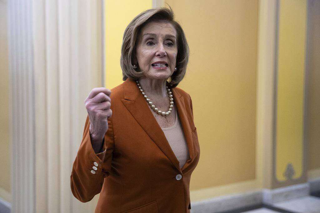 Pelosi waarsku in nuwe boek dat dreigemente en geweld ‘moet end kry’